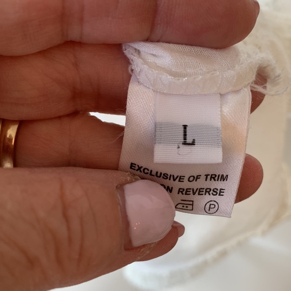 - Get ready for spring  white linen dress with lace inset design - Picture 8 of 8